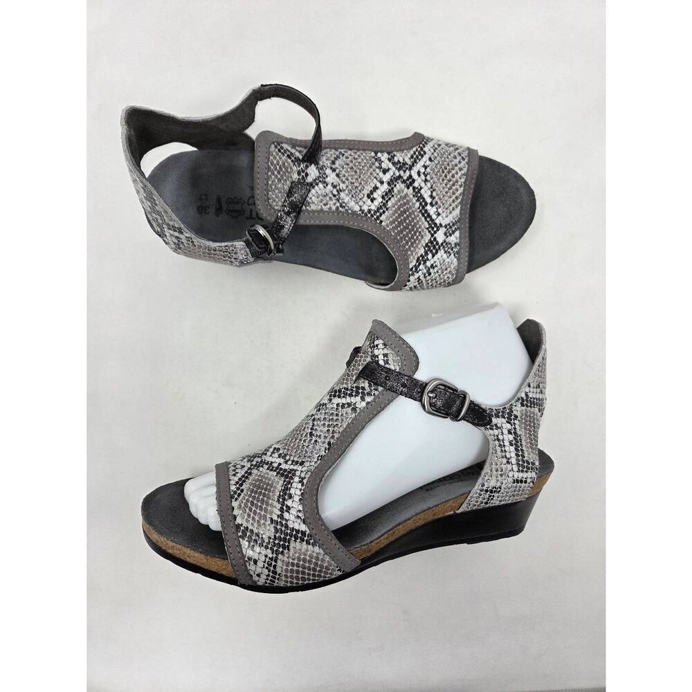 NAOT WOMENS FIONA GRAY COBRA SMOKE WEDGE HEEL SANDALS SIZE 38 EU 7 US